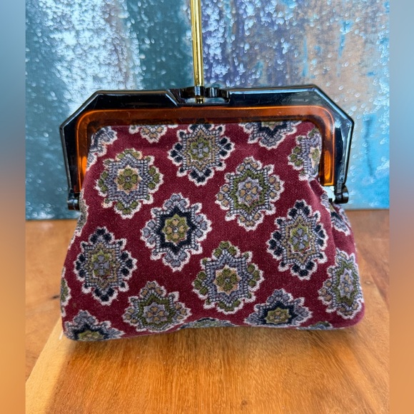 None Handbags - Vintage Floral Tapestry Italian Coin Purse w/Kiss-Lock Clasp